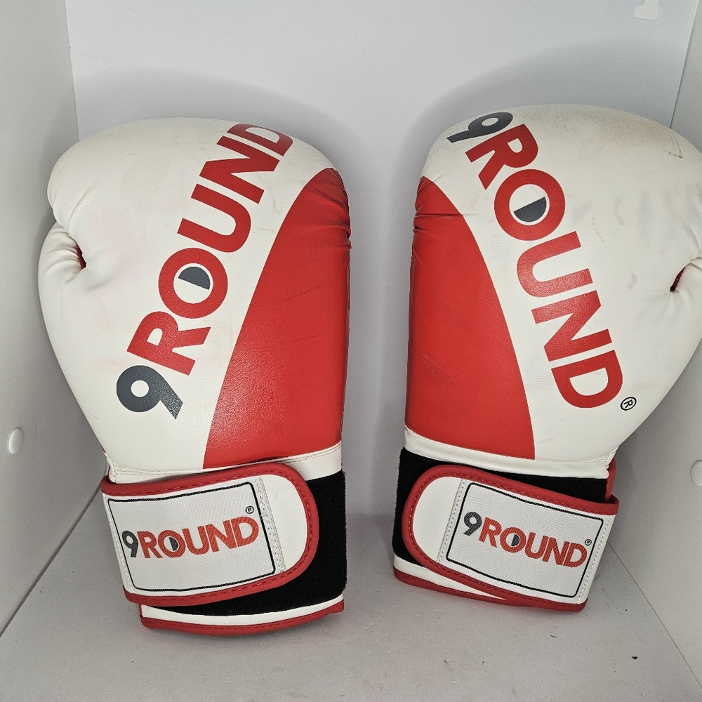 9Round Fitness White/Red Boxing Gloves Kickboxing Adult Unisex 9 Round fighting.